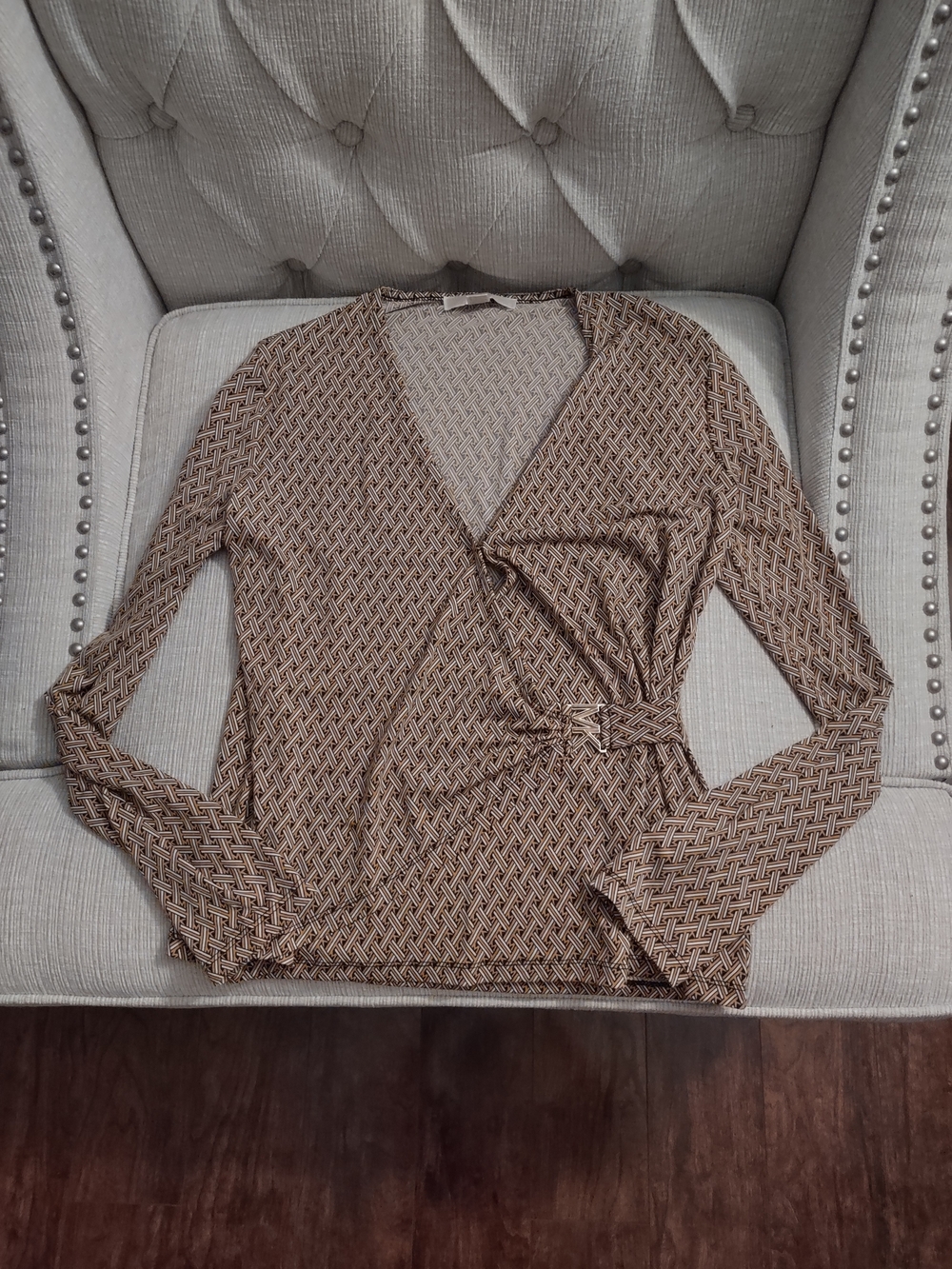 Woven-Pattern Brown Wrap Top with Side Buckle